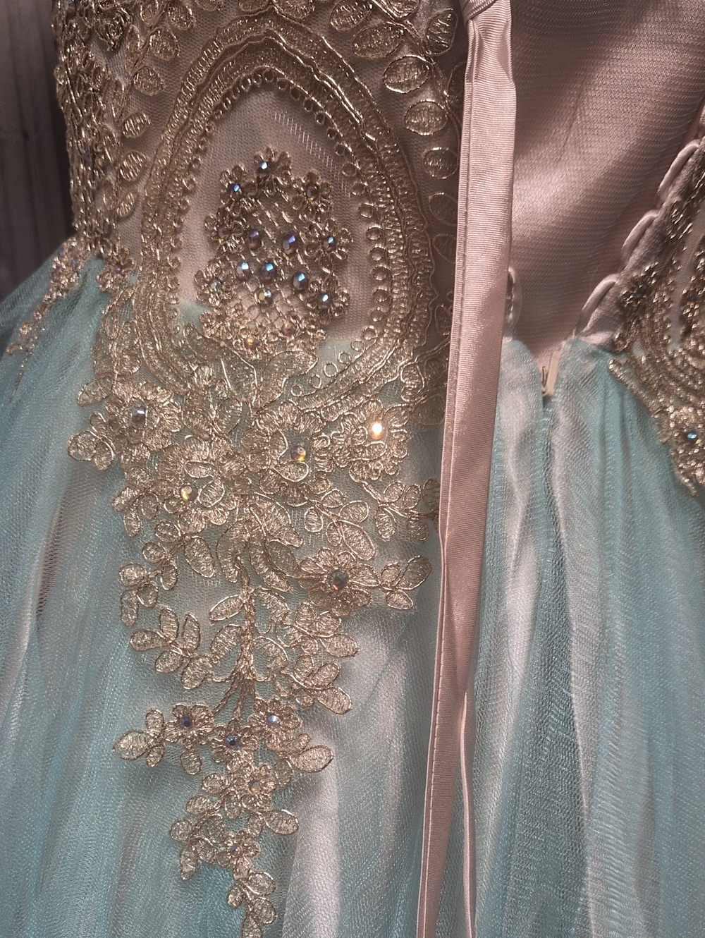 Womens Gold-Beaded Ivory Bodice with Light Blue Tulle Party Dress. Beautiful Sz8 - Picture 6 of 10